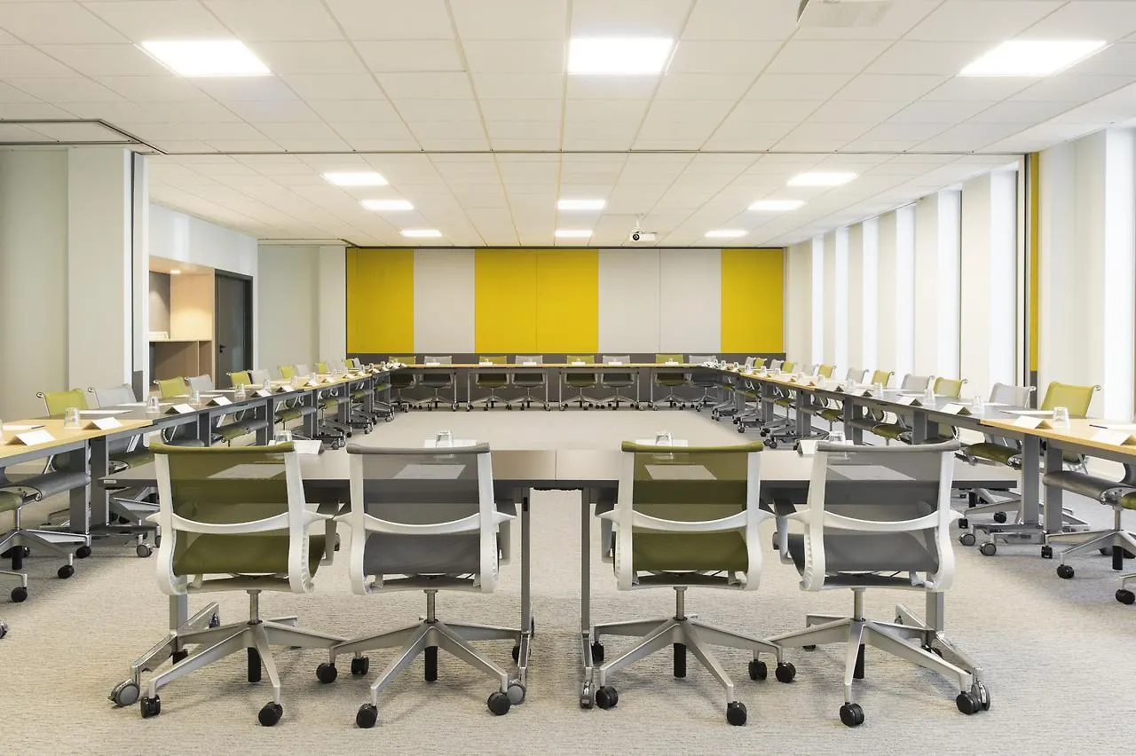 Novotel Charleroi Centre 4*,  Belgien