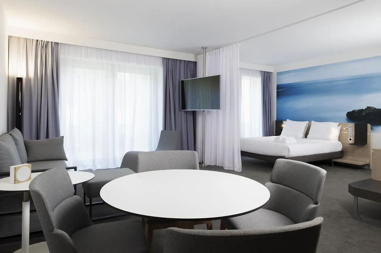 Novotel Charleroi Centre 4*,